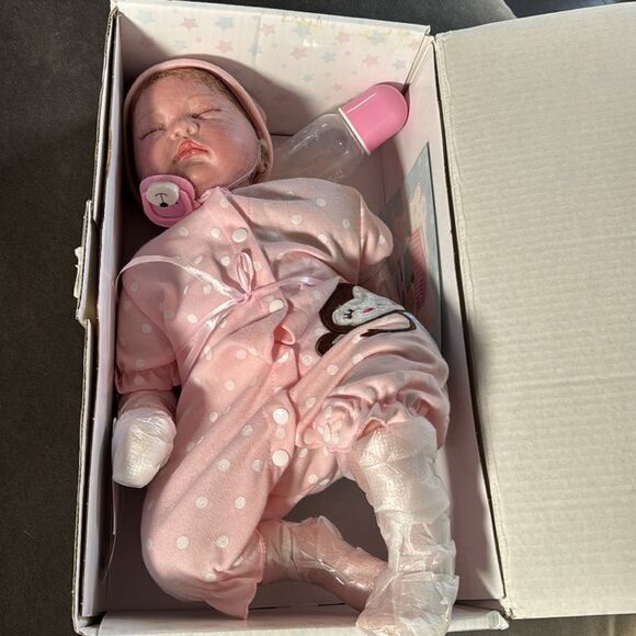 Reborn Style Sleeping Girl Baby Doll - NEW in Box - Picture 8 of 11
